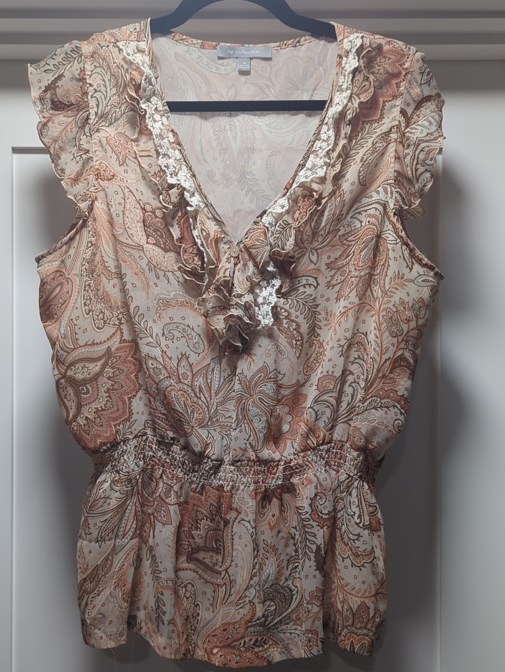 NY Collection Dusty Pink and Brown Paisley Ruffle V-Neck Sleeveless Blouse